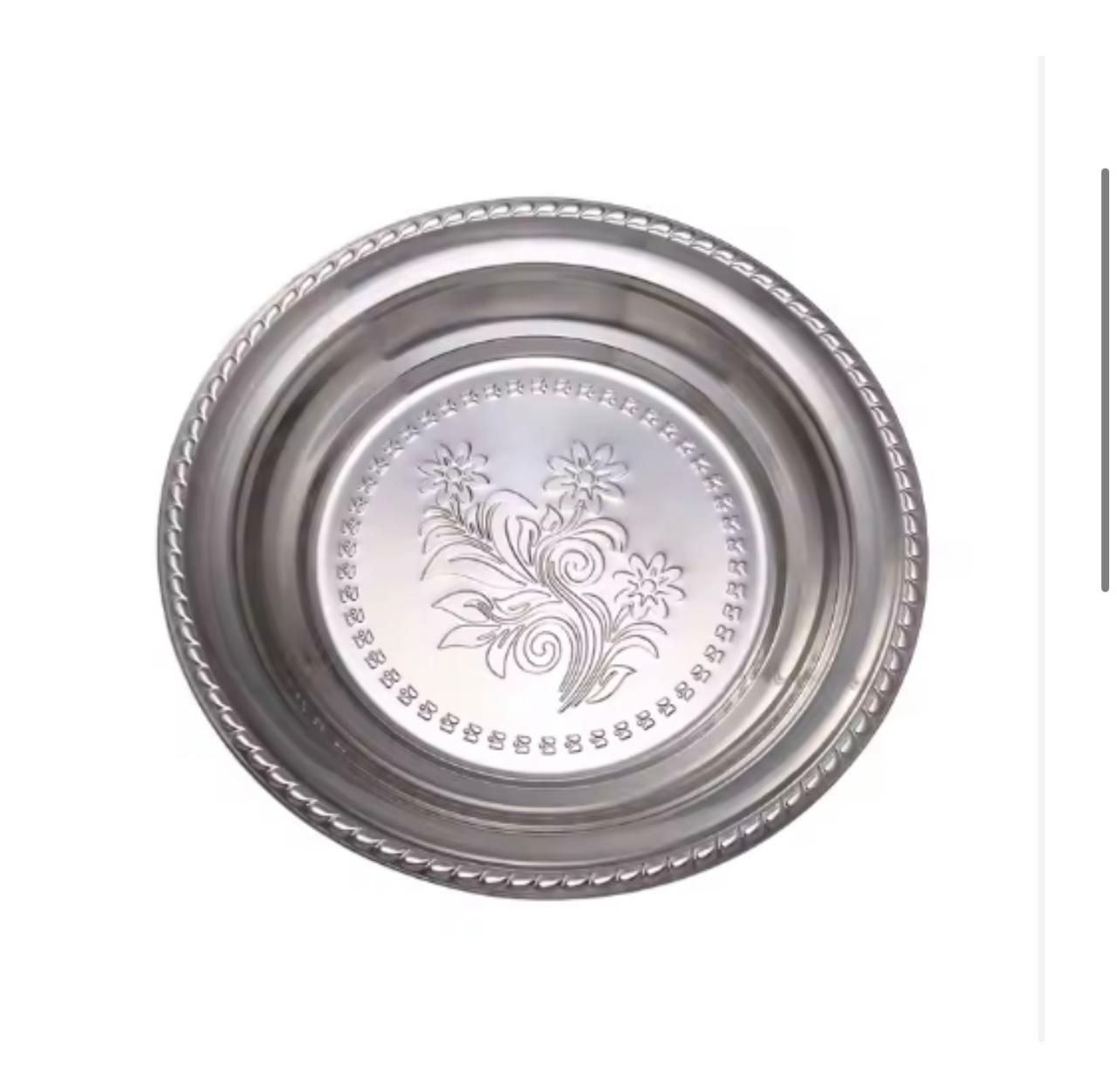 Embossed pattern and rope rim